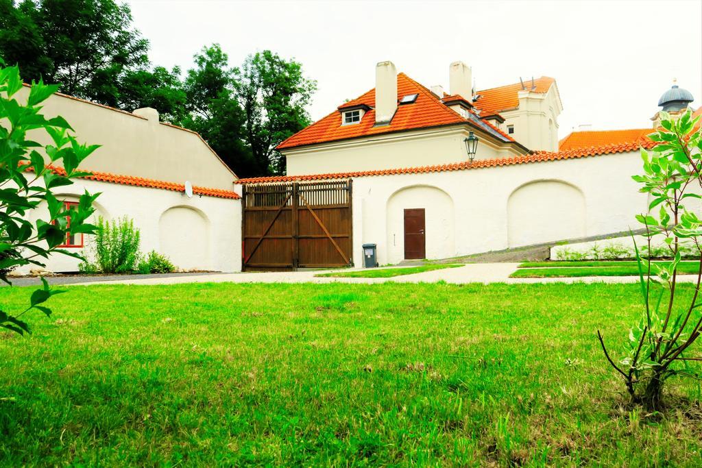 Garden Residence Prague Castle Esterno foto